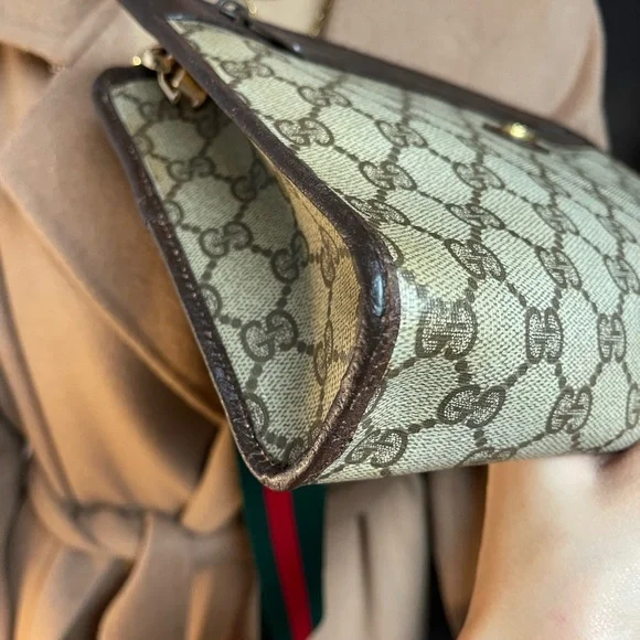 Authentic Gucci vintage GG canvas crossbody bag 97.01.037 (Q193) - Picture 4 of 16